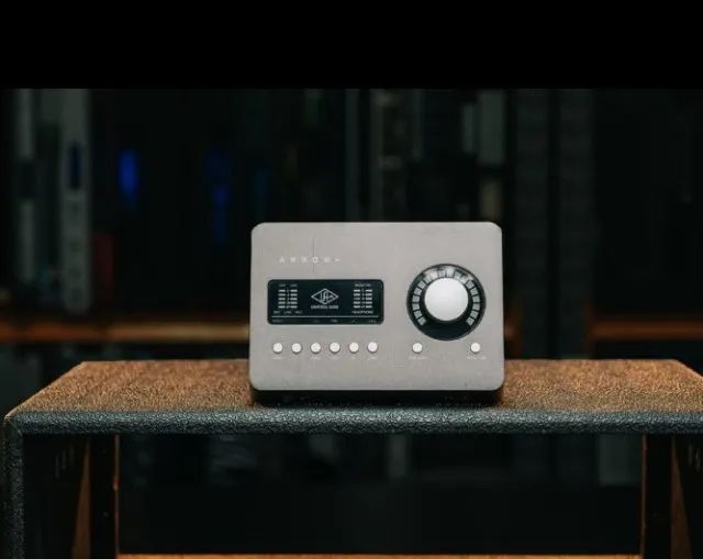 Interface Universal Audio Arrow Thunderbolt 3 Com Uad2 Solo
