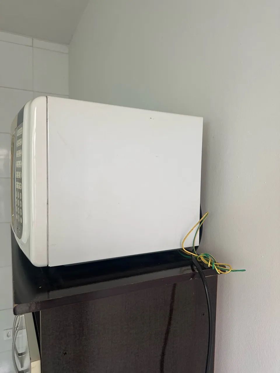 Microondas Eletrolux grande - Foto 3