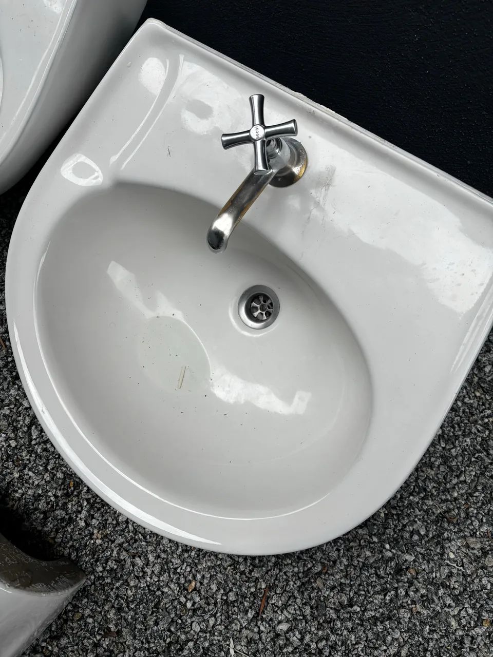 Pia branca banheiro lavatório branca com torneira - Foto 2