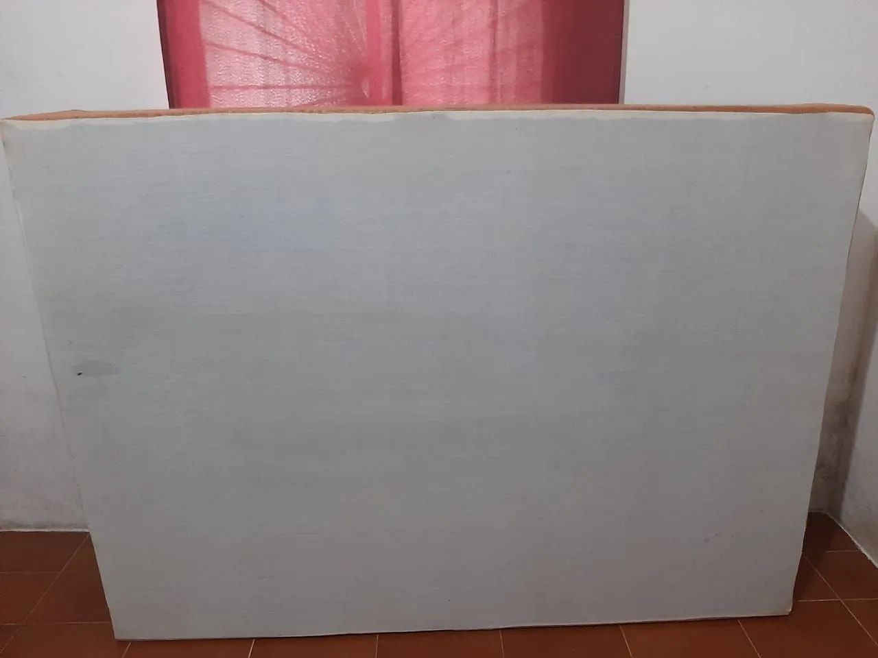 Vendo base para colchão de casal e sapatos - Foto 2