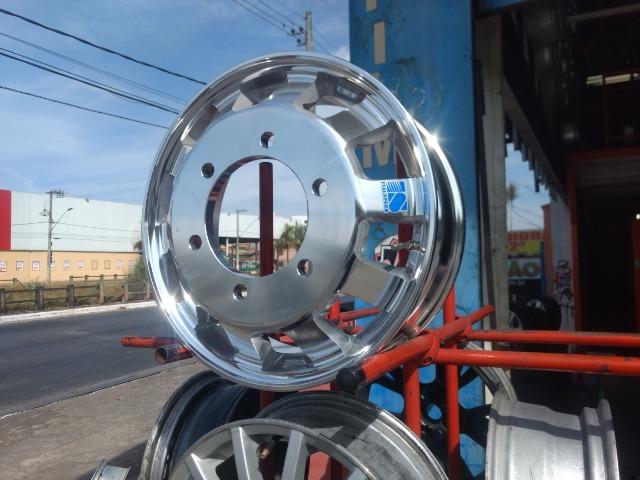 Roda de Alumínio Italspeed para caminhão 3/4 6 furos Speedline aro 17,5 x 6,00 barato - Foto 4