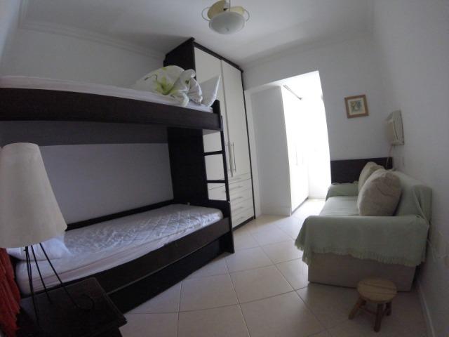 3 suítes + lavabo, mobiliado, 1 por andar, 2 vagas, 20m do mar, lazer compl, barra sul. - Foto 10