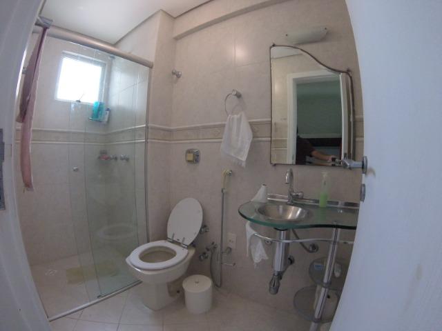 3 suítes + lavabo, mobiliado, 1 por andar, 2 vagas, 20m do mar, lazer compl, barra sul. - Foto 3