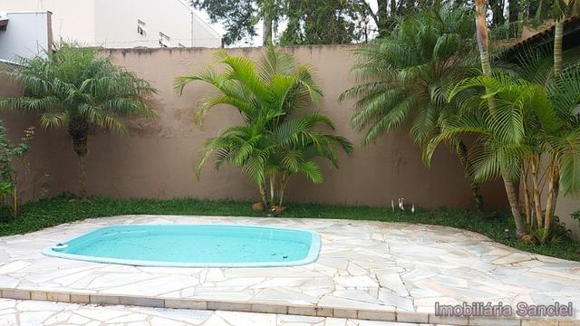 Casa em Cravinhos - Casa com Piscina e 03 dormitórios no Centro de Cravinhos