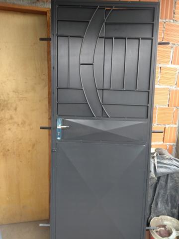 Porta de ferro com chapa R$289 com a entrega grátis - Foto 3