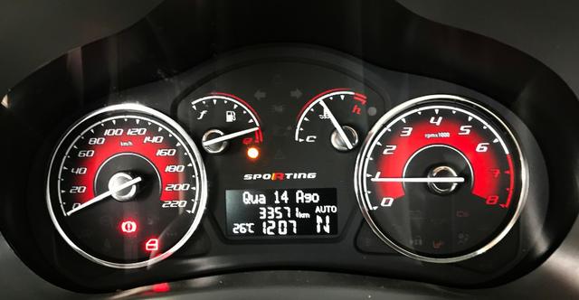 Fiat Palio Sporting 1.6. Branco 2015/2016 - Foto 8