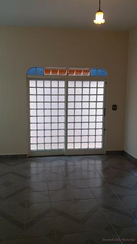 Casa em Cravinhos - Casa com Piscina e 03 dormitórios no Centro de Cravinhos - Foto 2
