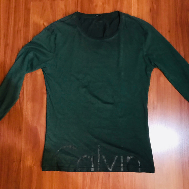 Camiseta Calvin Klein manga longa tamanho P
