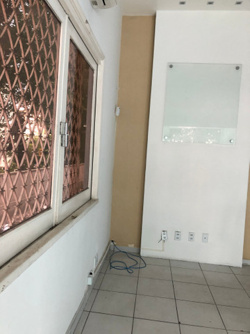 Casa no centro para fins comerciais, esquina !!!! - Foto 9