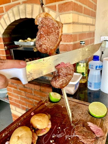 Churrasqueiro e buffet de churrasco