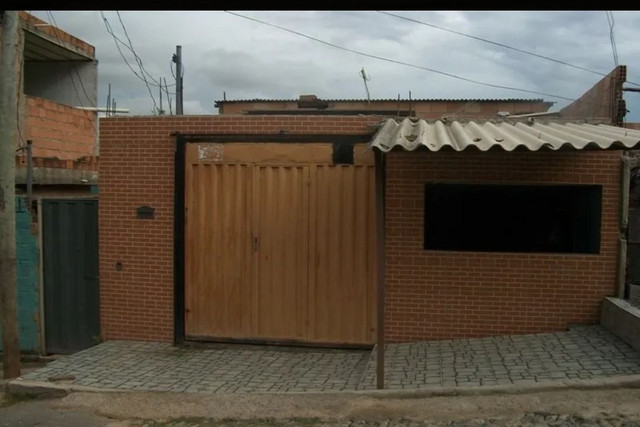 02 - Saia já do aluguel, Vendo Casa Bem Localizada