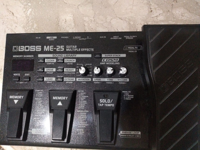 Pedaleira Boss ME-25