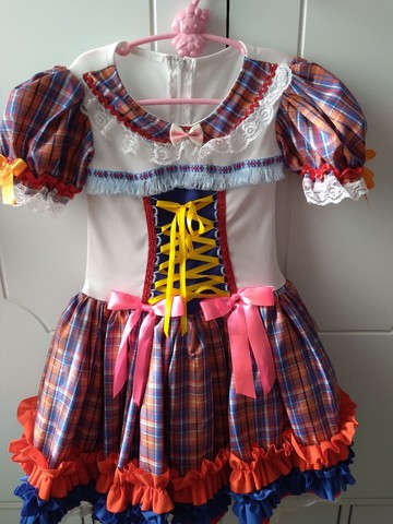 Vestido de festa junina| fino acabamento| novinho!