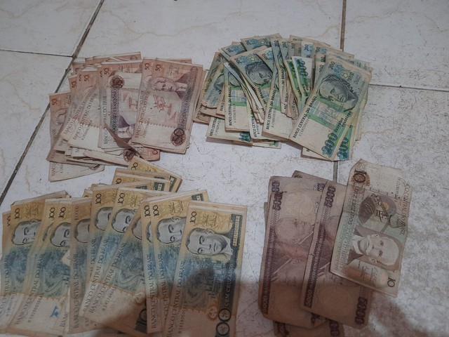 Notas e moedas antigas para colecionador - Foto 3