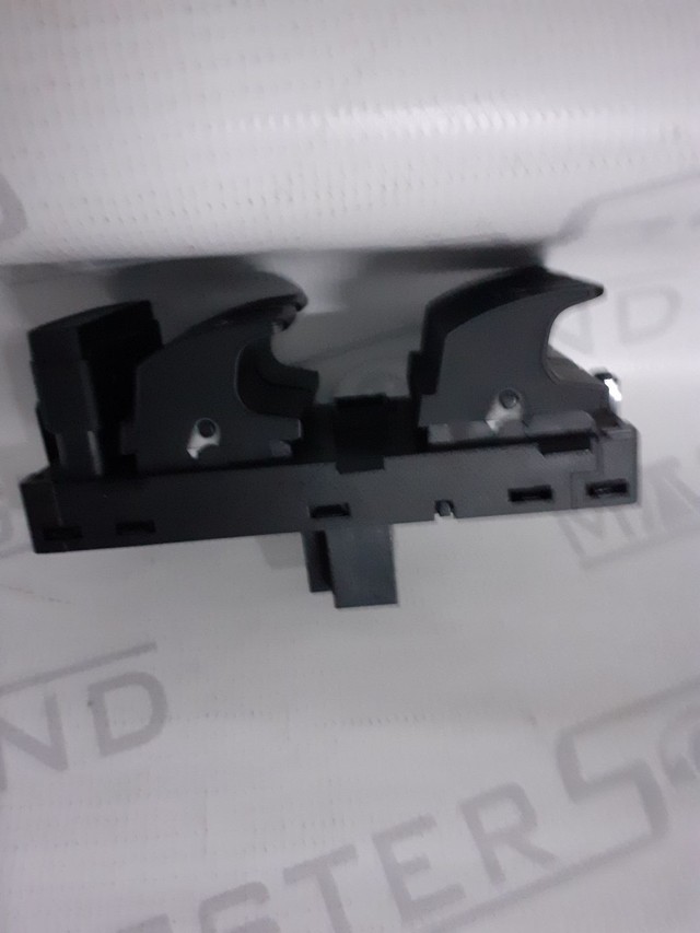 Botão quádruplo do vidro elétrico.  Para: linha VW.  Novo. - Foto 3