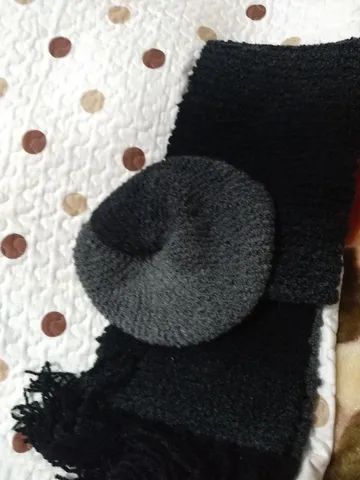 Cachecol e boina mesclada preta e cinza - Foto 3