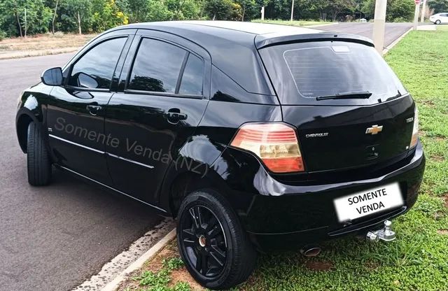 Comprar Hatch Chevrolet Agile 1.4 4P Ltz Flex Preto 2013 em Américo  Brasiliense-SP