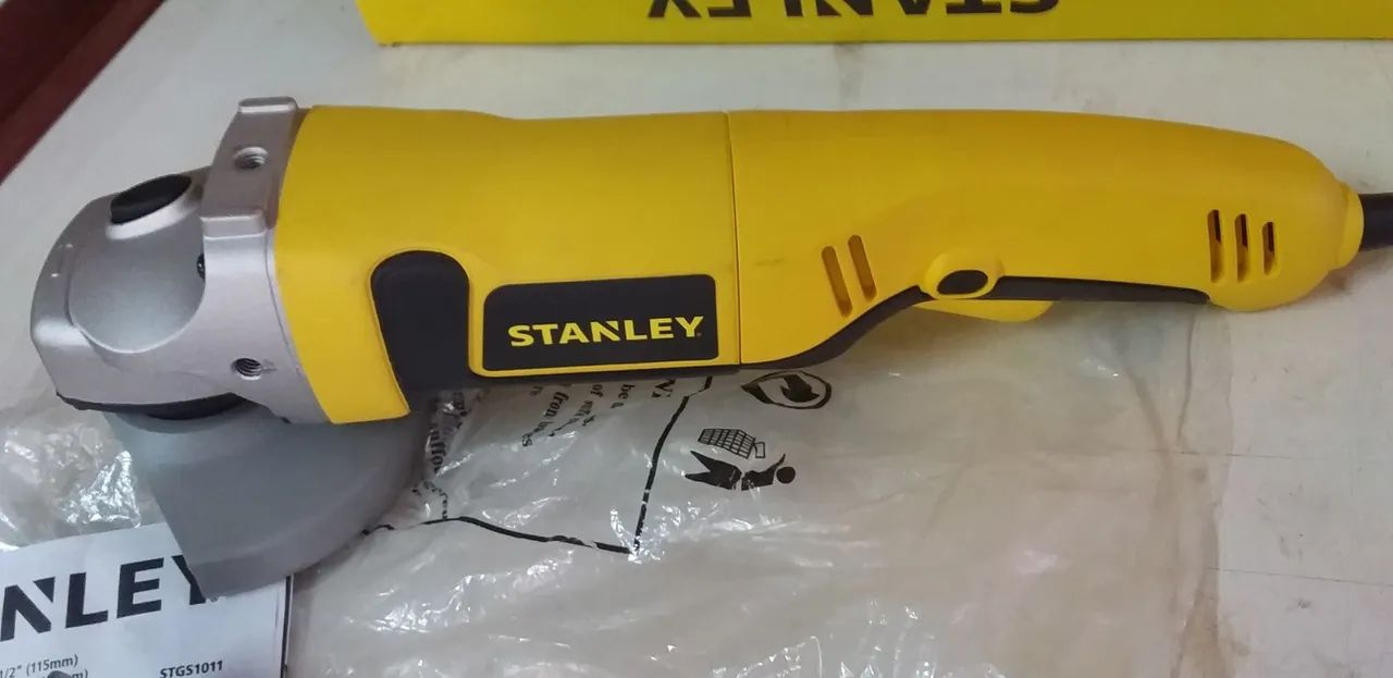 Lixadeira Stanley 1000watts nova zero na caixa  - Foto 2