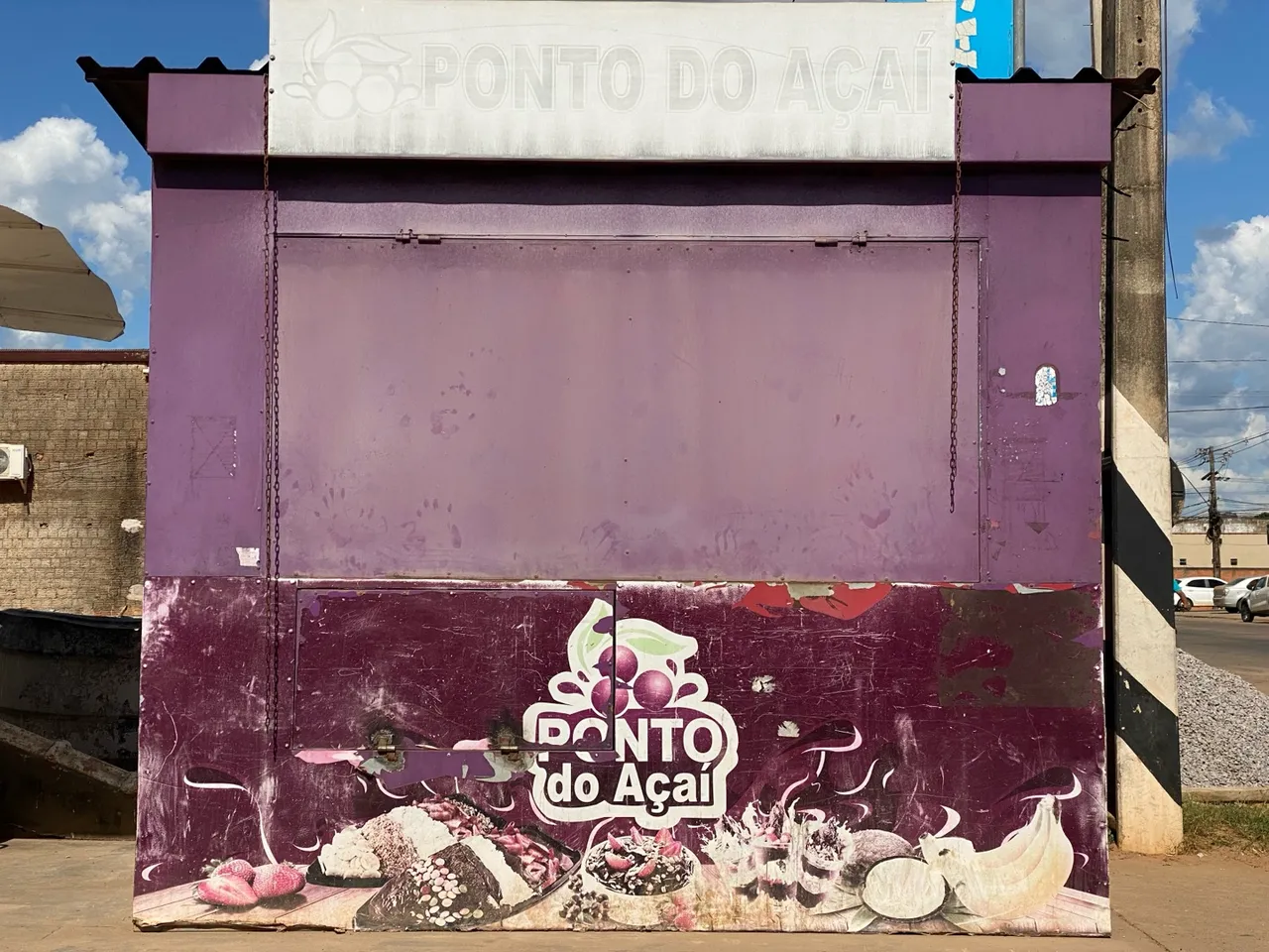 Aceito trocas em carro ou moto.