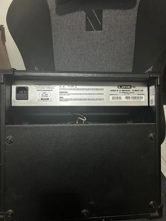 Amplificador para guitarra LINE 6 SPIDER IV 15W 1 falante de 8" - Foto 4