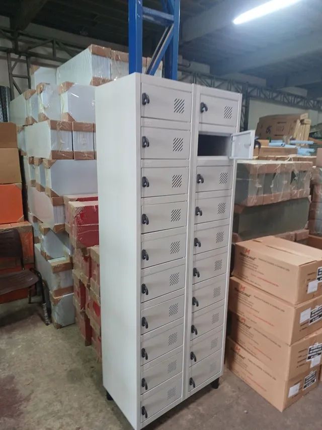 Armário de aço guarda celulares com 20 portinhas.( só novos  ) - Foto 3