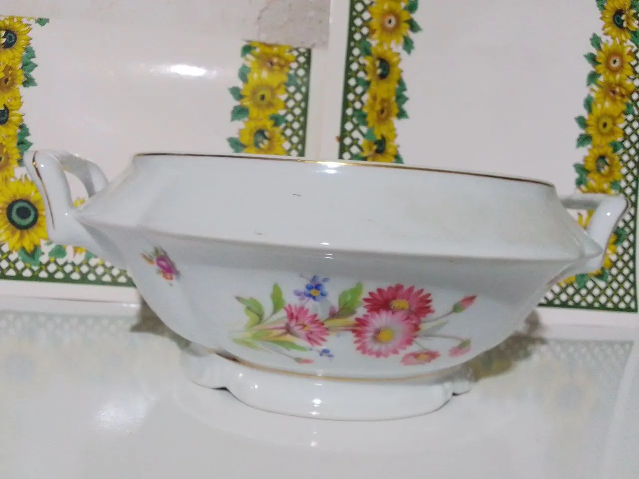 Sopeira em porcelanato são sem tampa 