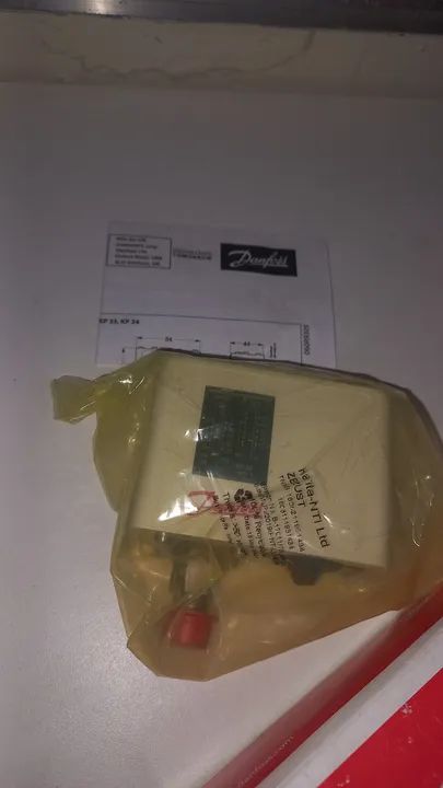 Pressostanto  danfoss KP36, para sistemas.