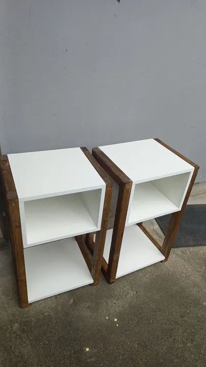 Mesa de cabeceira ( lateral)com Prateleiras Brancas - Foto 3