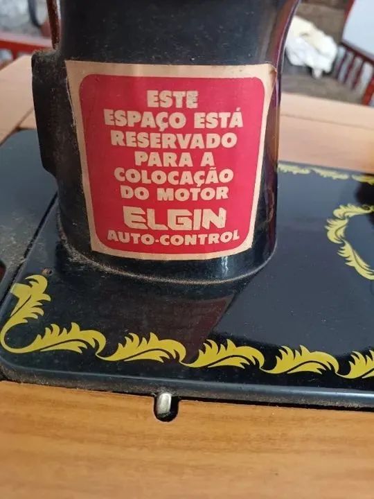 Máquina de Costura Elgin Completa com Gabinete Fechado Anos 2000 - Foto 4