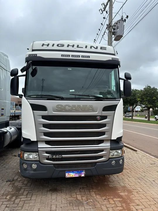 Caminhão Scania R440A 6x4