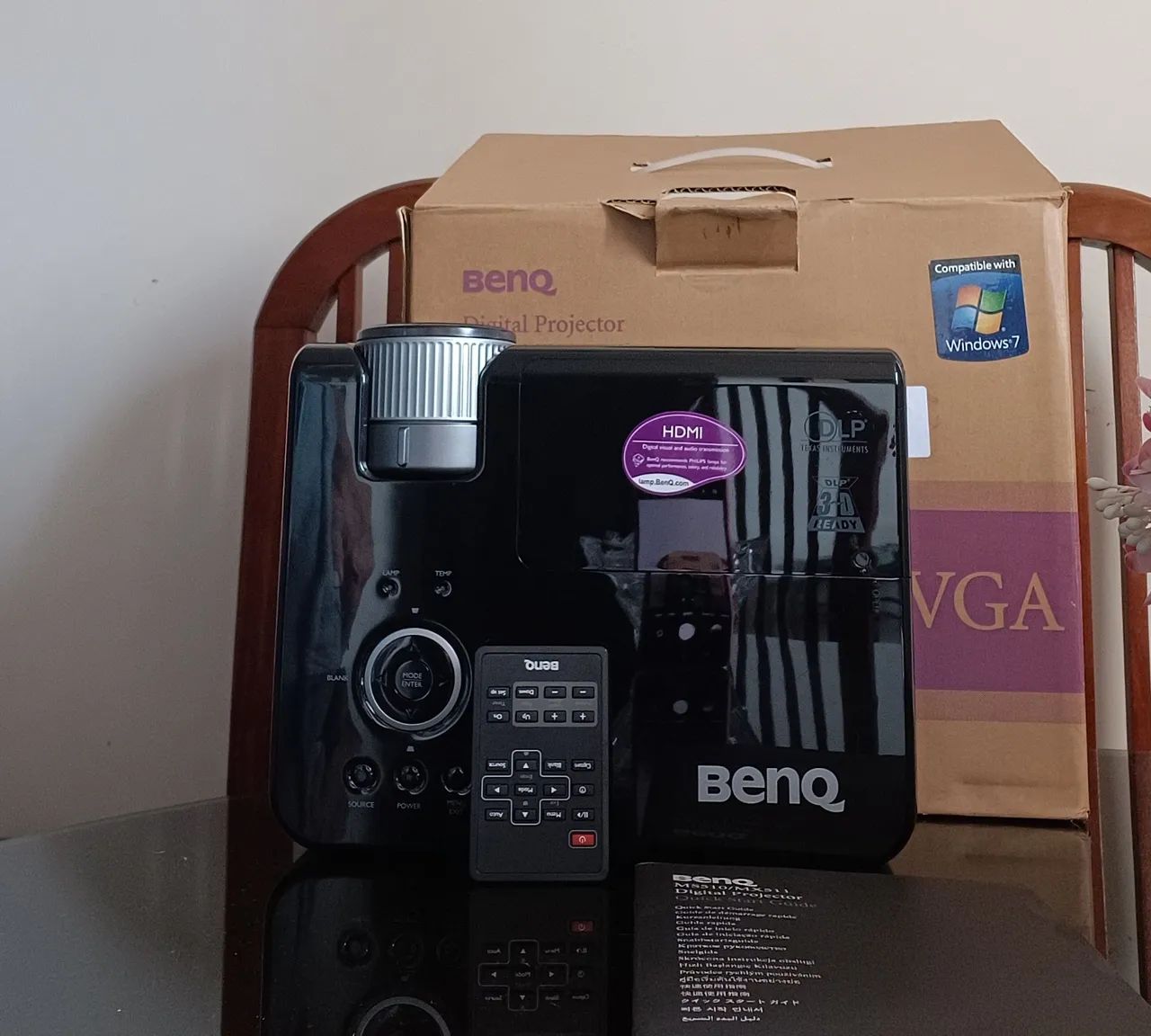 Projetor novo na caixa 