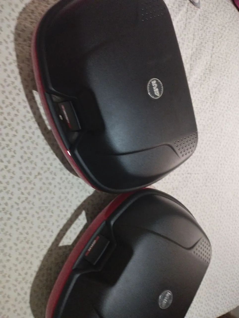 Baús laterais para moto Givi - Foto 4