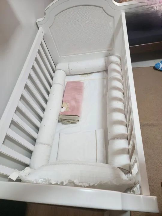 Berço de Bebê La Vie provençal (Usado) (Colchão e Roupas de Cama não inclusos) - Foto 3