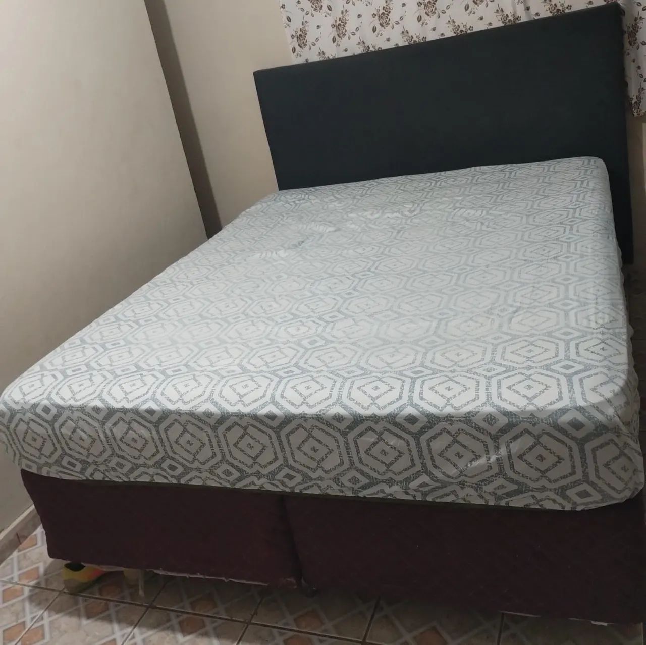 Cabeceira e cama Box Queen size 