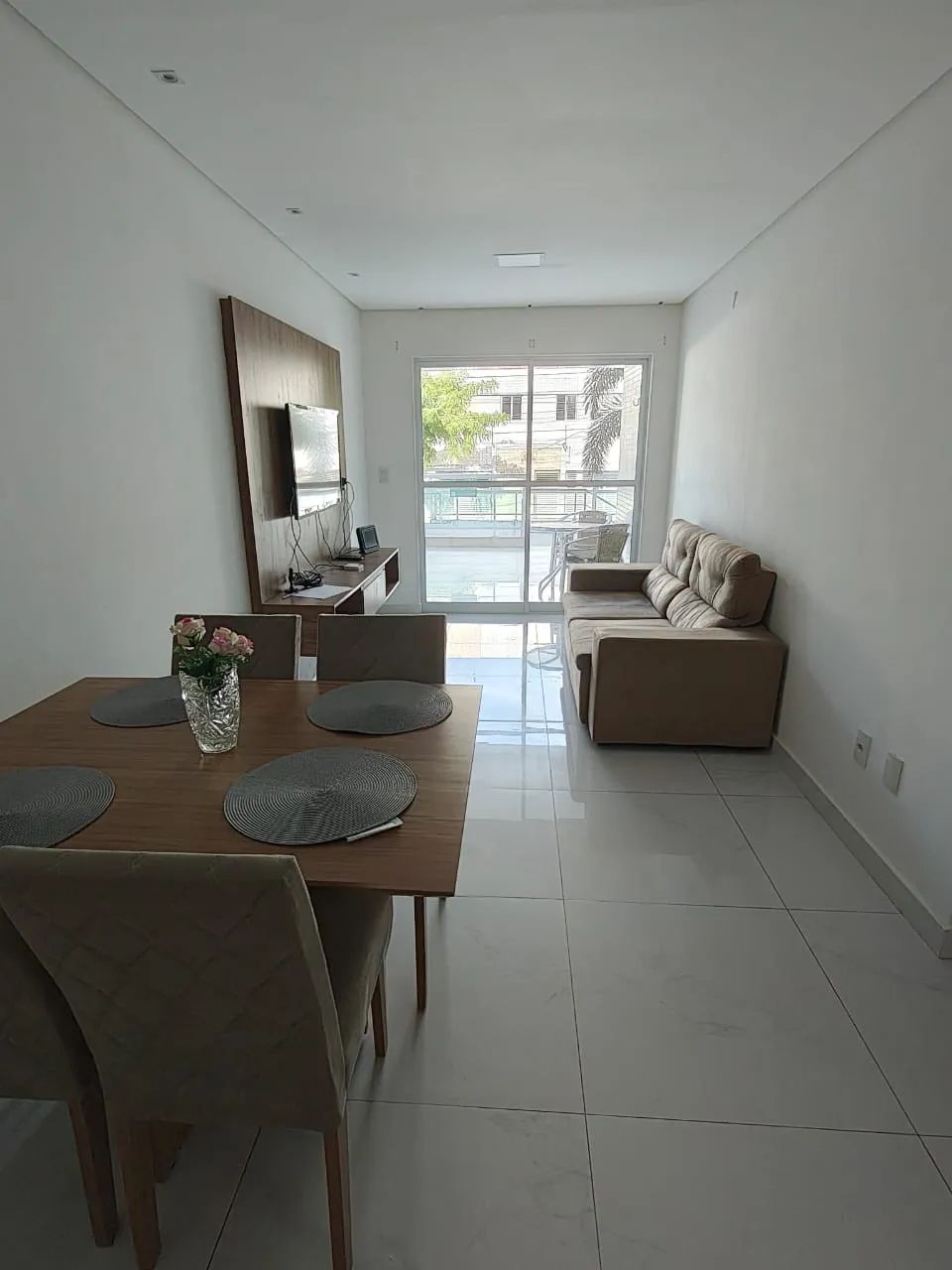 alugo apt terreo 2/4 com area externa - Foto 3