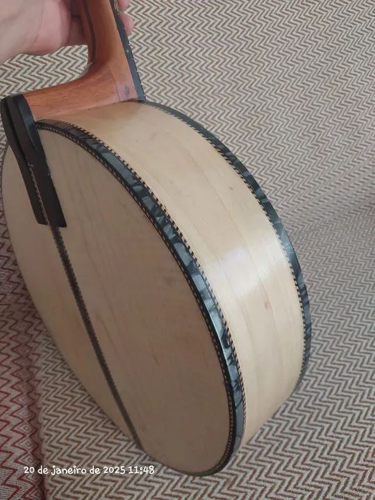 Banjo Medeiros Luthier. Menos de um ano de uso. Laminado Faia. 2024 - Foto 5