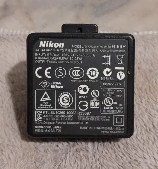 Carregador Original Nikon - Modelo EH-69P (0,55A/Preto)