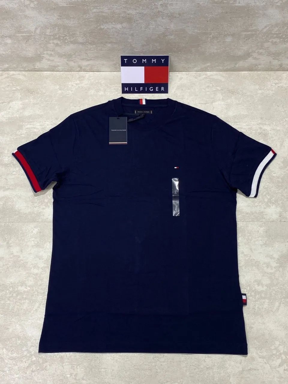 T-Shirt Tommy Hilfiger - Camiseta Importada  - Foto 2