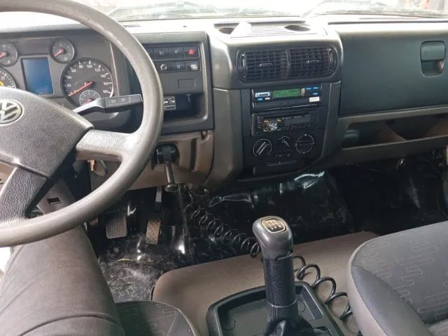 Vendo caminhão reboque guincho plataforma auto socorro - Foto 5