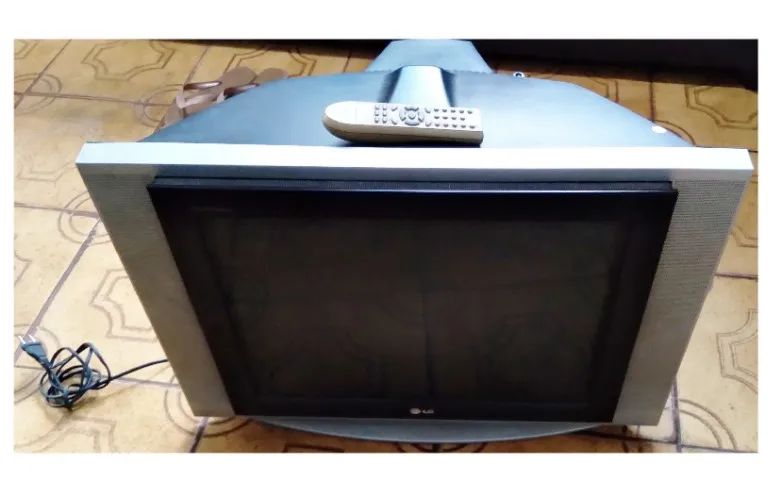 Tv de Tubo 20 Polegadas com Controle Remoto
