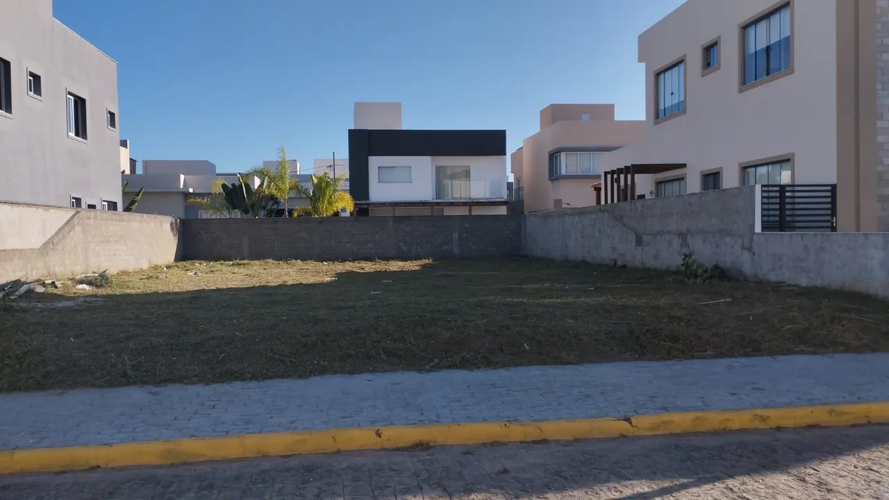 TERRENO NO CONDOMÍNIO MARTA FERREIRA