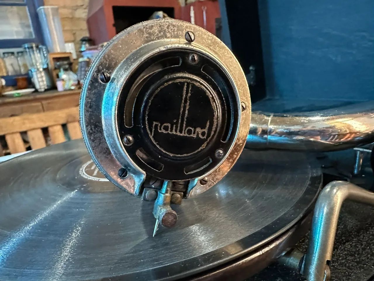 Vendo gramofone impecavel marca Pallard suiço - Foto 6