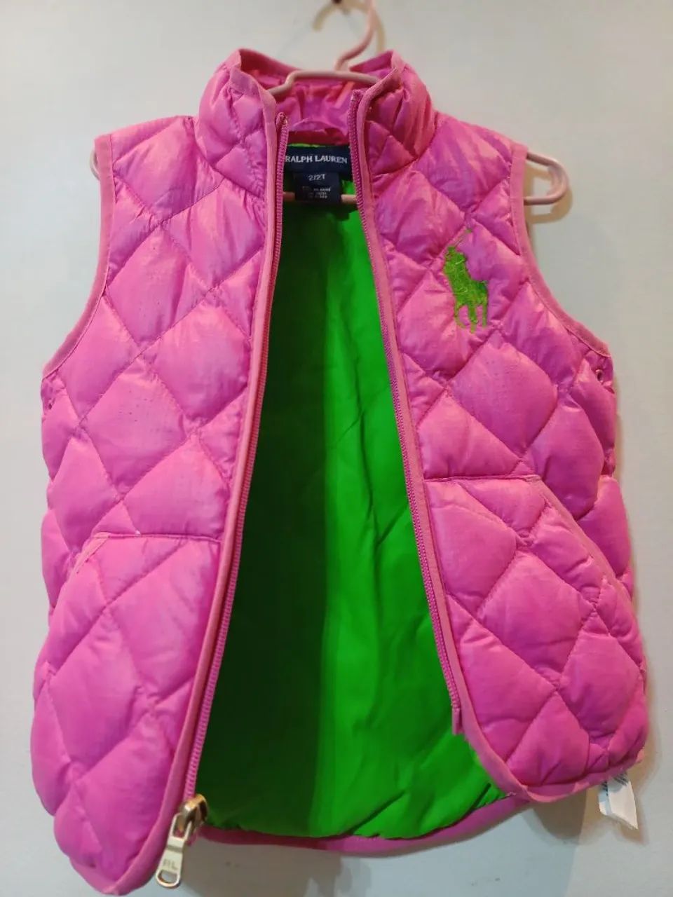 Colete forrado Ralph Lauren semi-novo, verde e pink , tam.2  - Foto 3