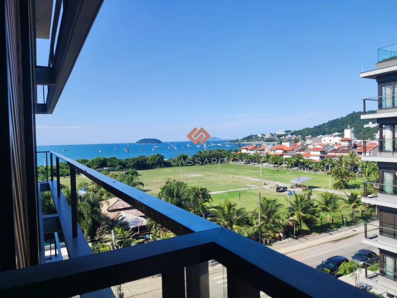 Cobertura duplex com 03 suítes e vista mar Jurerê