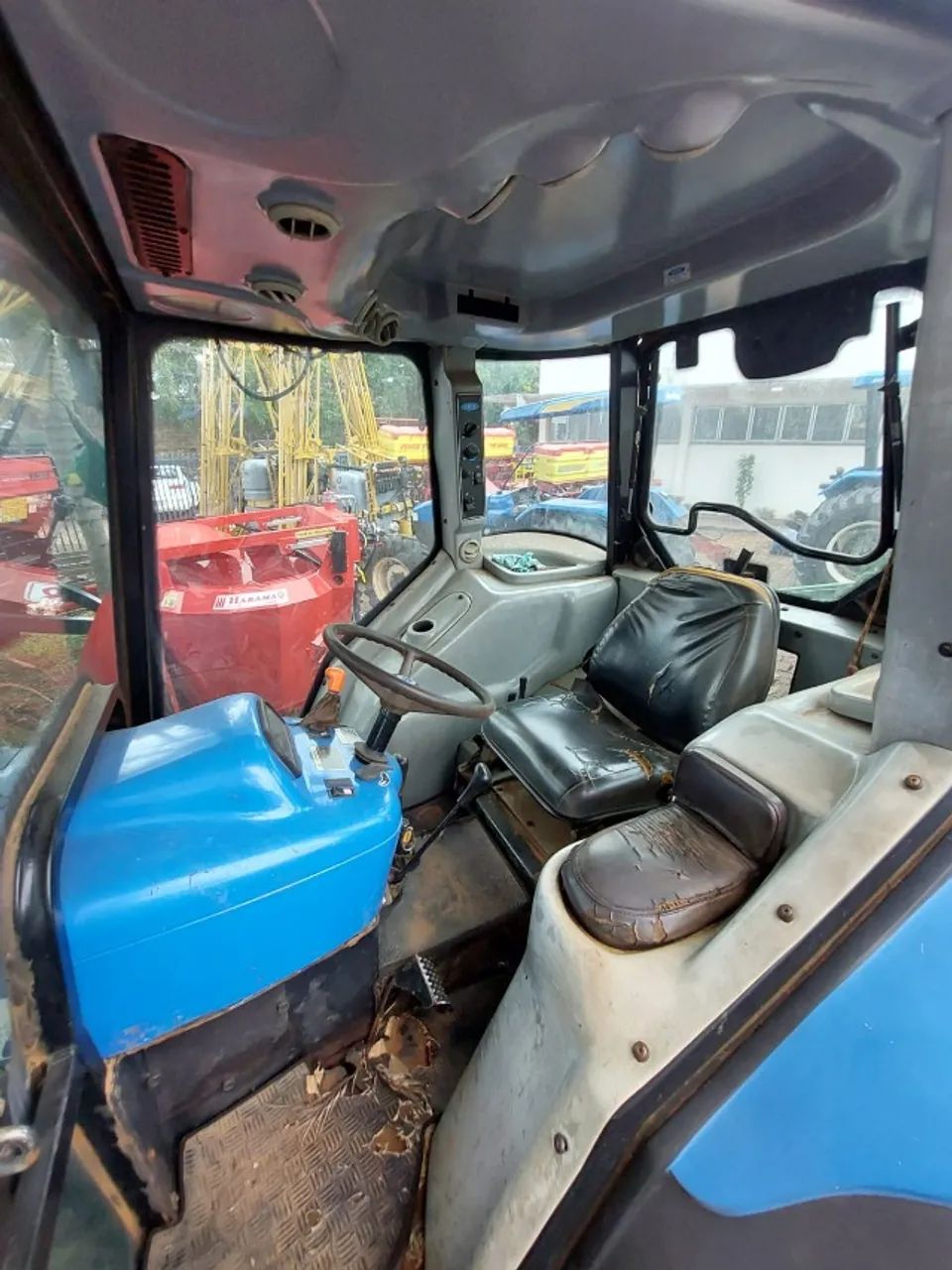 TRATOR NEW HOLLAND, MODELO 7630, ANO 2009 - Foto 4
