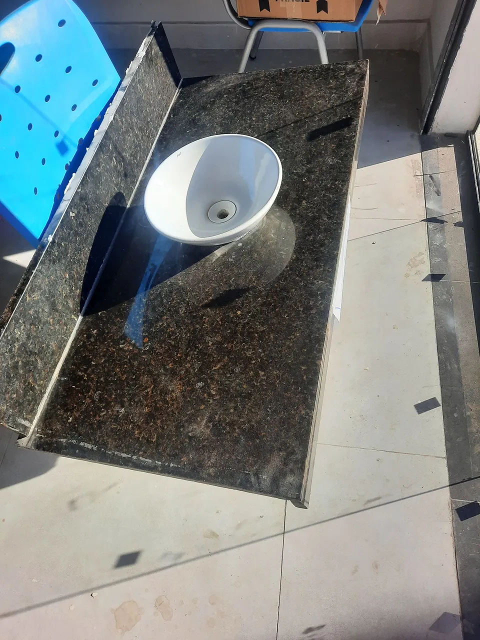 Cuba de banheiro com pedra