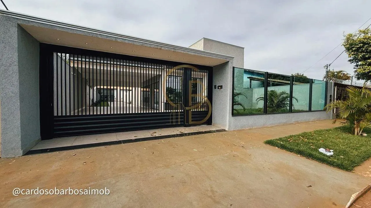 ESPAÇO, ESTILO E LAZER: CASA TÉRREA COM GOURMET E CASCATA