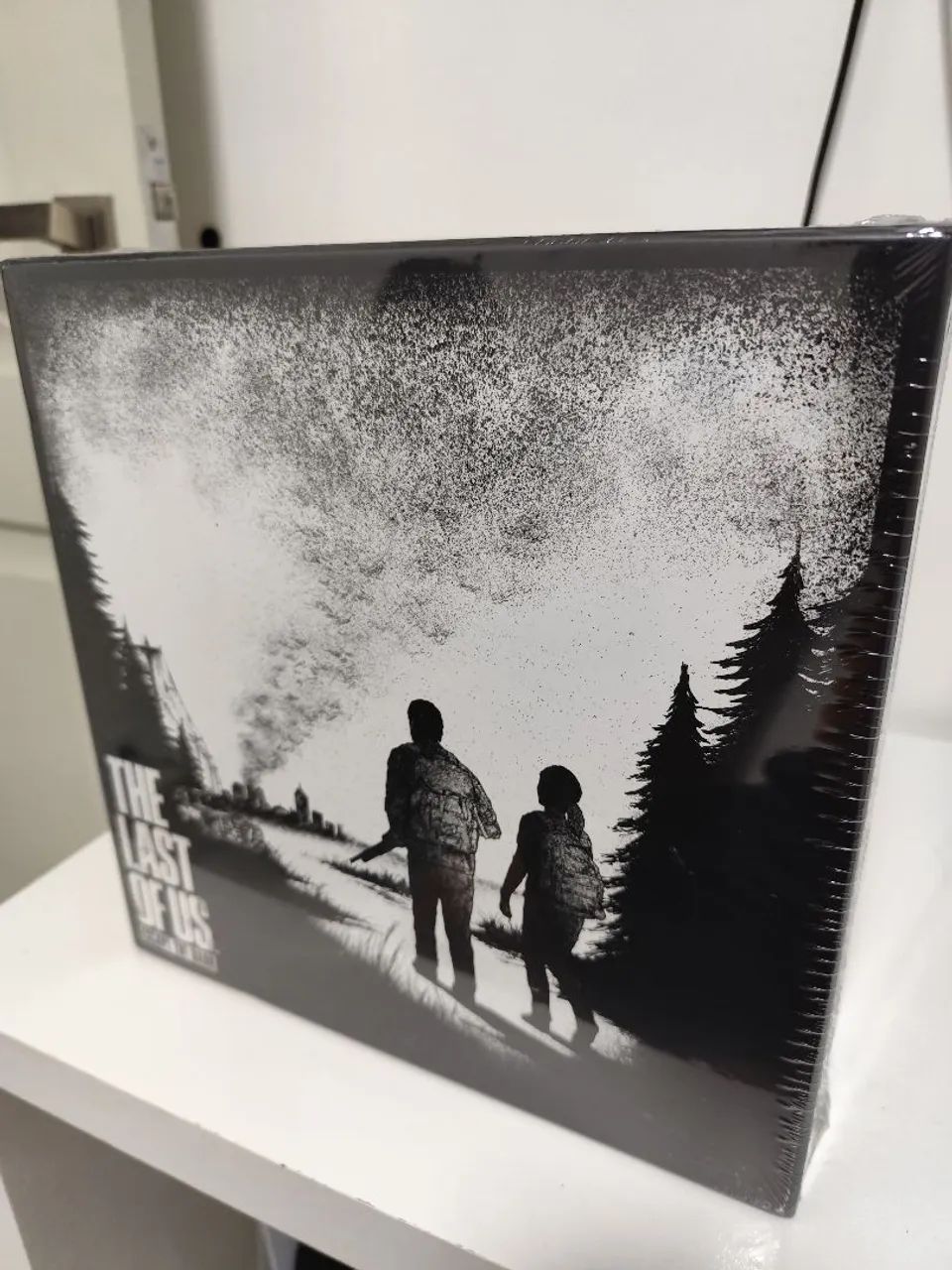 The Last of Us Escape the Dark Board game 