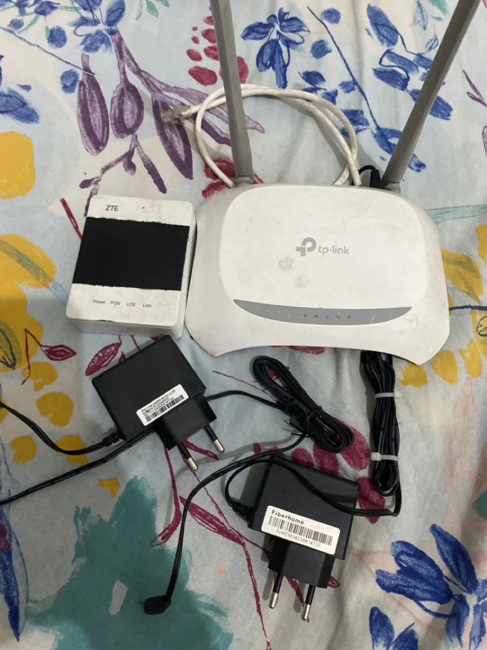 Roteador TP-Link e ONT ZTE + Fontes