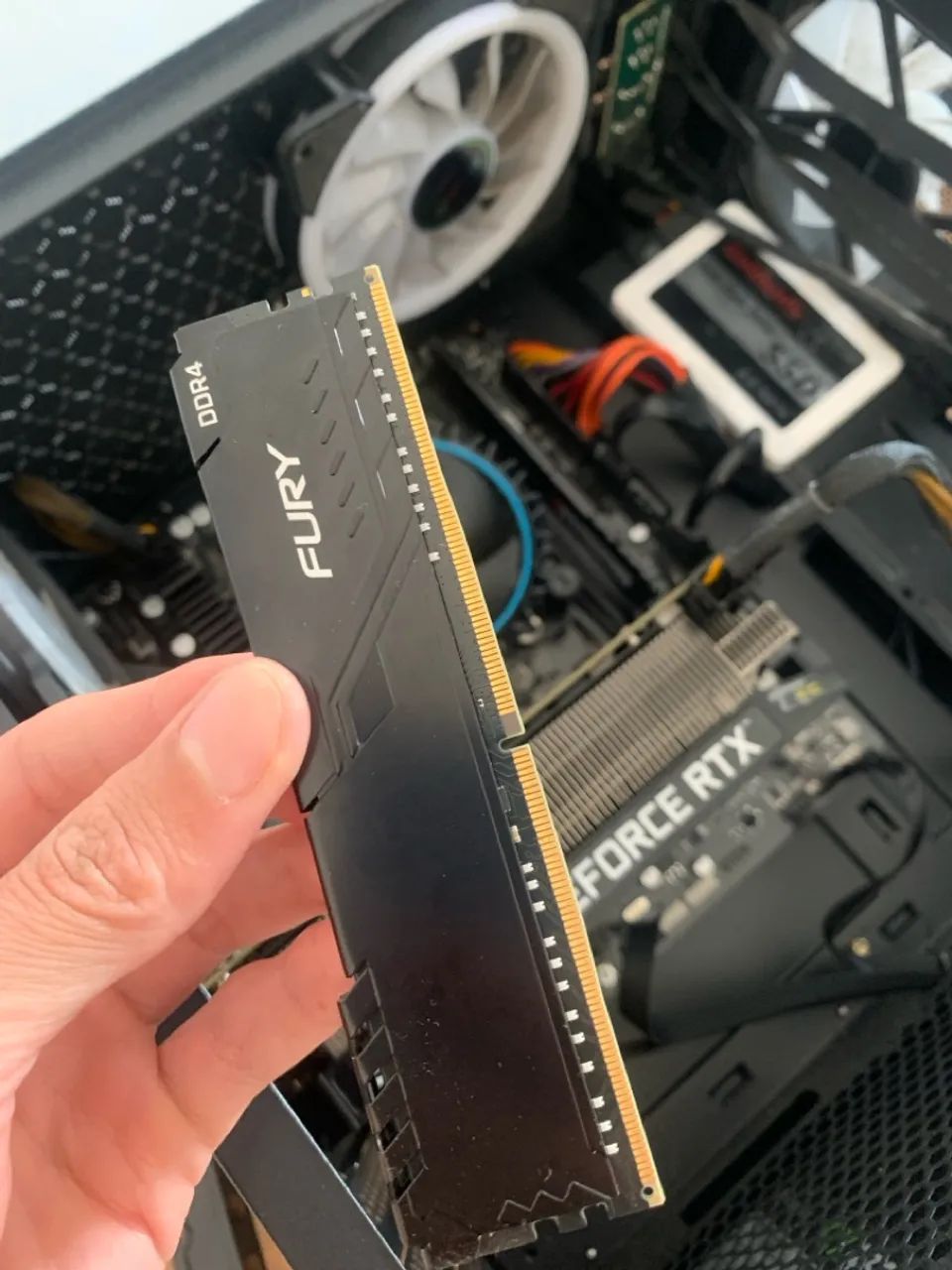 Memória RAM Kingston Fury 16GB 3400MHz R$50 OFF edição limitada e rara